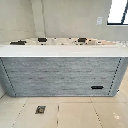 Atmosphere By Infinity & Lejlighed *